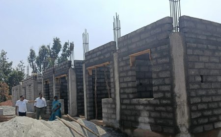 ಮಡಿಕೇರಿ;ಪೌರ ಕಾರ್ಮಿಕರ 12 ಮನೆಗಳ ನಿರ್ಮಾಣ ಕಾಮಗಾರಿ ಪರಿಶೀಲನೆ