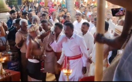 ಪಯ್ಯವೂರು ಊಟ್ ಉತ್ಸವದಲ್ಲಿ ದೇವರ ತಡಂಬು ನೃತ್ಯ