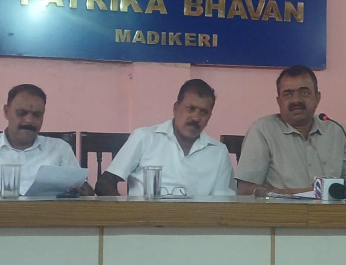 ವಿದ್ಯಾಸಂಸ್ಥೆಗೆ ನೀಡಿದ ಜಾಗವನ್ನು ಕಬಳಿಸಿಕೊಂಡು ಶಾದಿಮಹಲ್ ನಿರ್ಮಾಣಕ್ಕೆ ಮುಂದಾಗಲಾಗಿದ್ದು, ಜಾಗವನ್ನು ಅಕ್ರಮವಾಗಿ ವಕ್ಫ್‌ಗೆ ವರ್ಗಾಹಿಸಲಾಗಿದೆ; ಮನುಮುತ್ತಪ್ಪ ಆರೋಪ