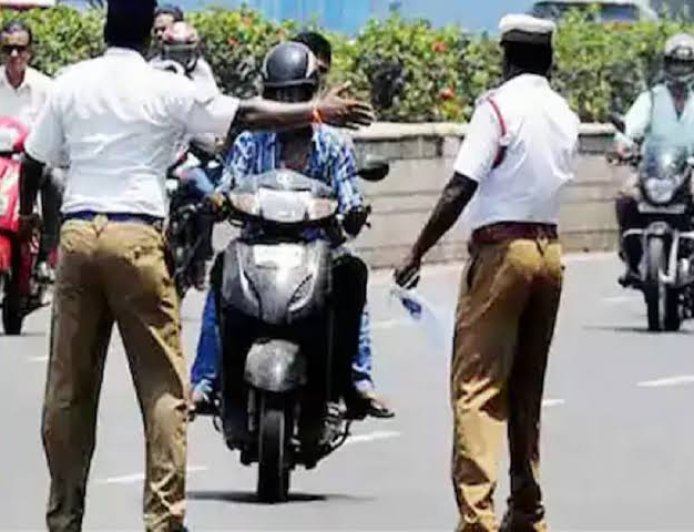 ಕುಶಾಲನಗರ: ಹೆಲ್ಮೆಟ್ ಧರಿಸಿಲ್ಲವೆಂದು ಪೋಲಿಸರನ್ನು ಕಂಡು ಬೈಕ್ ಯೂಟರ್ನ್ ತೆಗೆದ ವ್ಯಕ್ತಿ ಅಪಘಾತದಲ್ಲಿ ಮೃತ್ಯು;  ಮಾನವೀಯತೆ ಮೆರೆದ ಮಟನ್ ಜಭಿವುಲ್ಲಾ