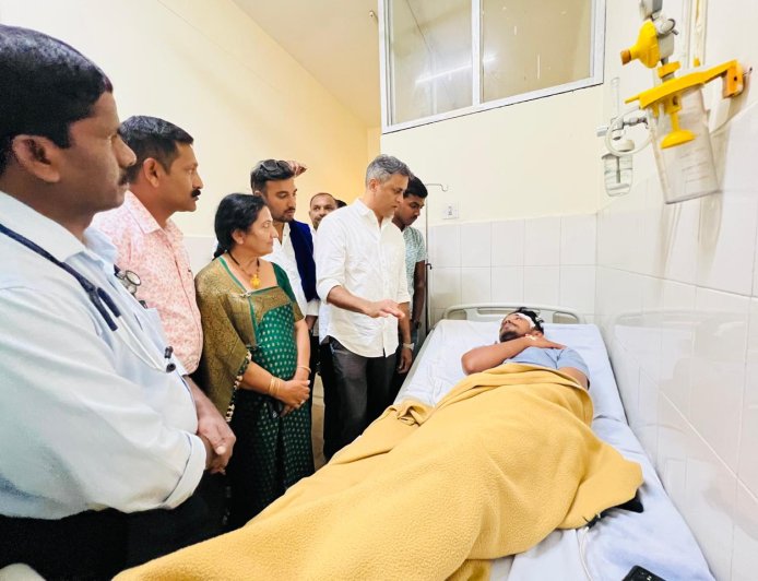 ನಾಪೋಕ್ಲುವಿನಲ್ಲಿ ಹಲ್ಲೆಗೊಳಗಾದ ಯುವಕನ ಆರೋಗ್ಯ ವಿಚಾರಿಸಿದ ಶಾಸಕ ಎಎಸ್ ಪೊನ್ನಣ್ಣ