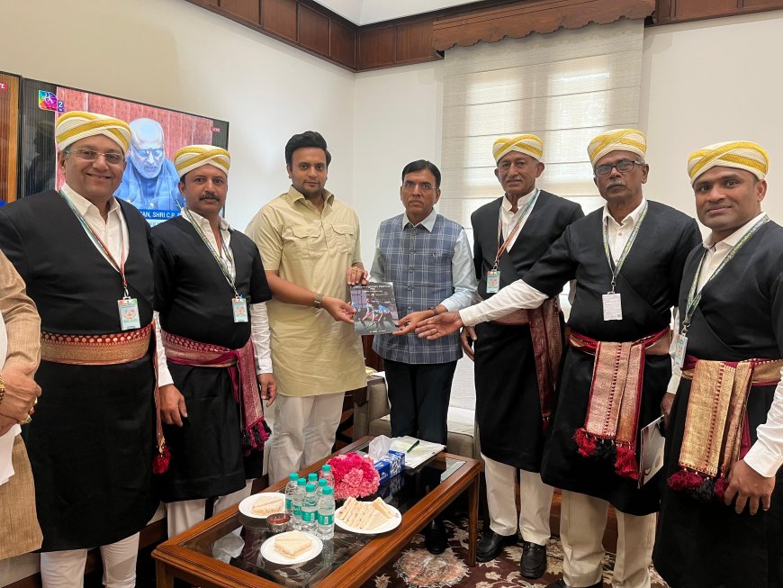 ನವದೆಹಲಿಯಲ್ಲಿ ಮಾನ್ಸೂಕ್ ಮಾಂಡವೀಯ  ಆಹ್ವಾನಿಸಿದ ಚೇನಂಡ ಕೊಡವ ಕೌಟುಂಬಿಕ ಹಾಕಿ ಪಂದ್ಯಾವಳಿ ನಿಯೋಗ;  ಚೇನಂಡ ಕೊಡವ ಕೌಟುಂಬಿಕ ಹಾಕಿ - ಮೇ 2 ರಂದು ನಾಪೋಕ್ಲುವಿಗೆ ಕೇಂದ್ರ ಕ್ರೀಡಾ ಸಚಿವ  ಡಾ. ಮಾನ್ಸೂಕ್ ಮಾಂಡವೀಯ