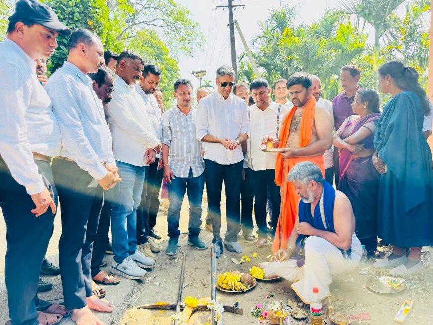 ಸಿದ್ದಾಪುರ:50ಲಕ್ಷ ವೆಚ್ಚದಲ್ಲಿ ಕರಡಿಗೋಡು ರಸ್ತೆ ಕಾಮಗಾರಿಗೆ ಶಾಸಕ ಎಎಸ್ ಪೊನ್ನಣ್ಣ ಚಾಲನೆ