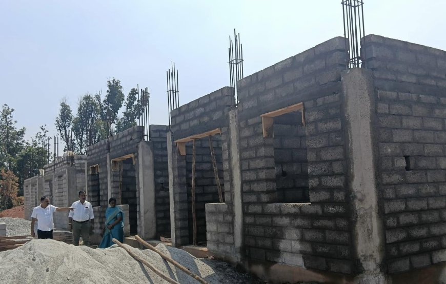 ಮಡಿಕೇರಿ;ಪೌರ ಕಾರ್ಮಿಕರ 12 ಮನೆಗಳ ನಿರ್ಮಾಣ ಕಾಮಗಾರಿ ಪರಿಶೀಲನೆ