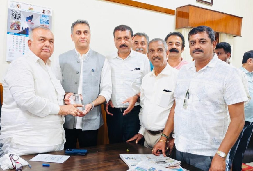 ಪೊನ್ನಂಪೇಟೆ;ಬಾಳೆಲೆಯ ದೇವನೂರು ಗ್ರಾಮದ ಶ್ರೀ ಮಹಾದೇವರ ದೇವಸ್ಥಾನದ ಪ್ರತಿಷ್ಠಾ-ಅಷ್ಟಬಂಧ ಬ್ರಹ್ಮಕಲಶೋತ್ಸವಕ್ಕೆ ಸಾರಿಗೆ ಸಚಿವರಿಗೆ ಆಹ್ವಾನ