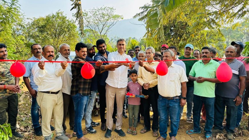 ಪರಕಟಗೇರಿಯಲ್ಲಿ ನೂತನ ರಸ್ತೆ ಉದ್ಘಾಟಿಸಿದ ಶಾಸಕ ಎಎಸ್ ಪೊನ್ನಣ್ಣ