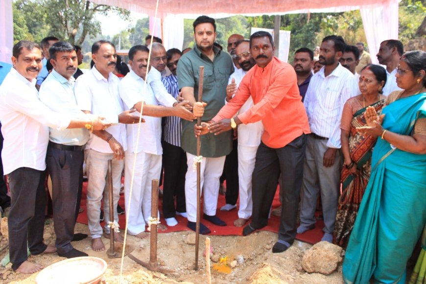 ರಾಷ್ಟ್ರೀಯ ಹೆದ್ದಾರಿಯಲ್ಲಿ ರಕ್ಷಣಾ ತಡೆಗೋಡೆ ನಿರ್ಮಾಣದ ಕಾಮಗಾರಿಗೆ  ಸಂಸದರಾದ ಯದುವೀರ್ ಕೃಷ್ಣದತ್ತ ಚಾಮರಾಜ ಒಡೆಯರ್ ಅವರಿಂದ ಭೂಮಿಪೂಜೆ