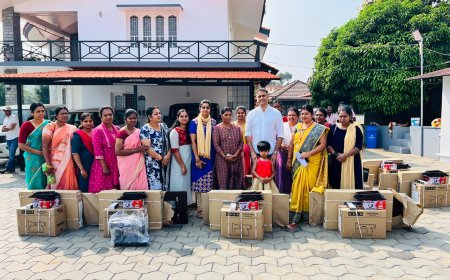 ವಿರಾಜಪೇಟೆ;ಮಹಿಳೆಯರಿಗೆ ಉಚಿತ ಹೊಲಿಗೆ ಯಂತ್ರ ವಿತರಿಸಿದ ಶಾಸಕ ಎಎಸ್ ಪೊನ್ನಣ್ಣ