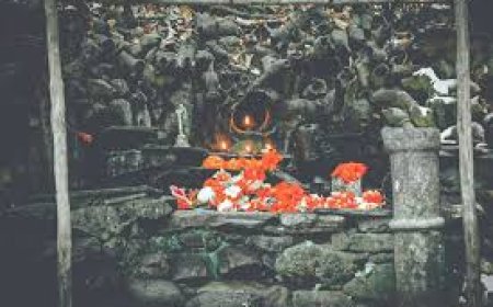 ಮಾ14ರಂದು ಮಲೆತಂಬ್ರಾನ್ ಎಂಬ ಅಪಾರ ಶಕ್ತಿನೆಲೆ ಎನಿಸಿರುವ ಈಶ್ವರ ದೇವಾಲಯದ ವಾರ್ಷಿಕೋತ್ಸವ