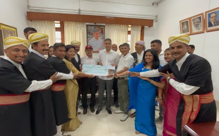 ಮುದ್ದಂಡ ಹಾಕಿ ಉತ್ಸವದ ಒಂದು ಕೋಟಿ ಅನುದಾನದ ಚೆಕ್ ವಿತರಿಸಿದ ಎ.ಎಸ್.ಪೊನ್ನಣ್ಣ