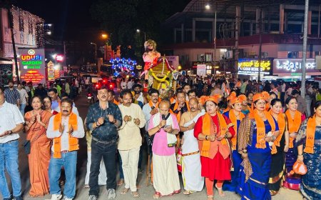 ಮಡಿಕೇರಿ: ಶ್ರೀ ಕೋದಂಡ ರಾಮೋತ್ಸವ ಸಮಿತಿ ವತಿಯಿಂದ ನಗರದಲ್ಲಿ ಭವ್ಯ ಮೆರವಣಿಗೆ