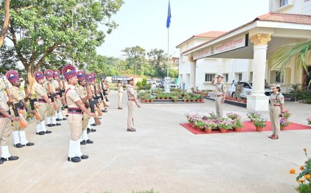 ದಕ್ಷಿಣ ವಲಯದ ಆರಕ್ಷಕ ಮಹಾ ನಿರೀಕ್ಷಕರಾದ ಡಾ. ಎಂ.ಬಿ.ಬೋರಲಿಂಗಯ್ಯ ಅವರು ಜಿಲ್ಲಾ ಪೊಲೀಸ್ ಕಚೇರಿಗೆ ಭೇಟಿ