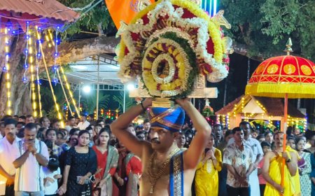 ನೆಲ್ಲಿಹುದಿಕೇರಿ;ಶ್ರೀ ಸತ್ಯನಾರಾಯಣ ದೇವಸ್ಥಾನದ ವಾರ್ಷಿಕೋತ್ಸವದಲ್ಲಿ ಪಾಲ್ಗೊಂಡ ಭಕ್ತ ಸಮೂಹ