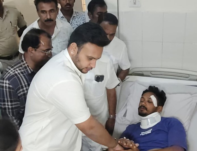 ನಾಪೋಕ್ಲುವಿನಲ್ಲಿ ನಡೆದ ಹಲ್ಲೆ ‌ಪ್ರಕರಣದಲ್ಲಿ ಗಾಯಗೊಂಡು ಚಿಕಿತ್ಸೆ ಪಡೆಯುತ್ತಿರುವ ಗೌತಮ್ ಆರೋಗ್ಯ ವಿಚಾರಿಸಿದ ಸಂಸದ ಯದುವೀರ್ ಒಡೆಯರ್