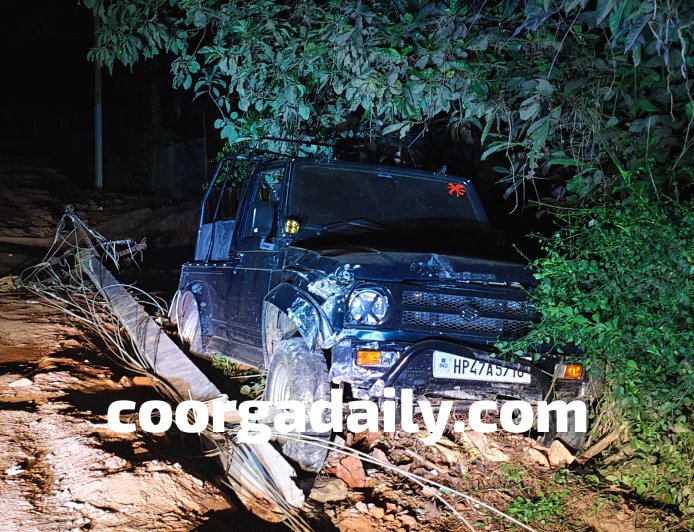 ನೆಲ್ಲಿಹುದಿಕೇರಿ;ಡ್ರಿಂಕ್&ಡ್ರೈವ್, ವಿದ್ಯುತ್ ಕಂಬಕ್ಕೆ ಜಿಪ್ಸಿ ವಾಹನ ಡಿಕ್ಕಿ;ಚಾಲಕನ ವಿರುದ್ಧ ಪ್ರಕರಣ ದಾಖಲು