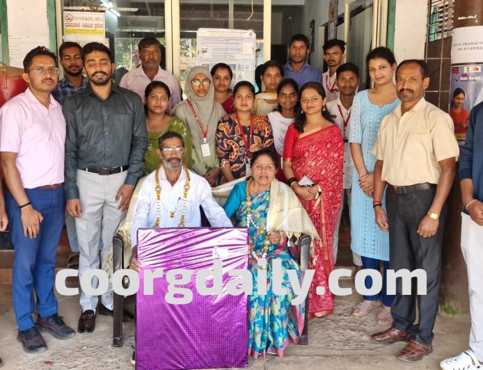 ಪಾರಾಣೆ ಅಂಚೆ ಇಲಾಖೆಯಲ್ಲಿ ಪೋಸ್ಟರ್ ಮಾಸ್ಟರಾಗಿ ಸೇವೆ ಸಲ್ಲಿಸಿ ನಿವೃತ್ತರಾದ ಮಾದಪ್ಪ ಅವರಿಗೆ ಬೀಳ್ಕೊಡುಗೆ