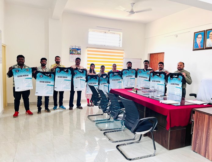 ಟೀಮ್ ರೆವಿನ್ಯೂ ವಾರಿಯರ್ಸ್‌ ಮಡಿಕೇರಿ ತಂಡದ ಜೆರ್ಸಿ ಬಿಡುಗಡೆ