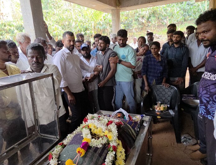 ಕಾಡಾನೆ ದಾಳಿಯಿಂದ ಮೃತಪಟ್ಟ ಮಹಿಳೆಯ ಮನೆಗೆ ಶಾಸಕ ಡಾ.ಮಂತರ್ ಗೌಡ ಭೇಟಿ