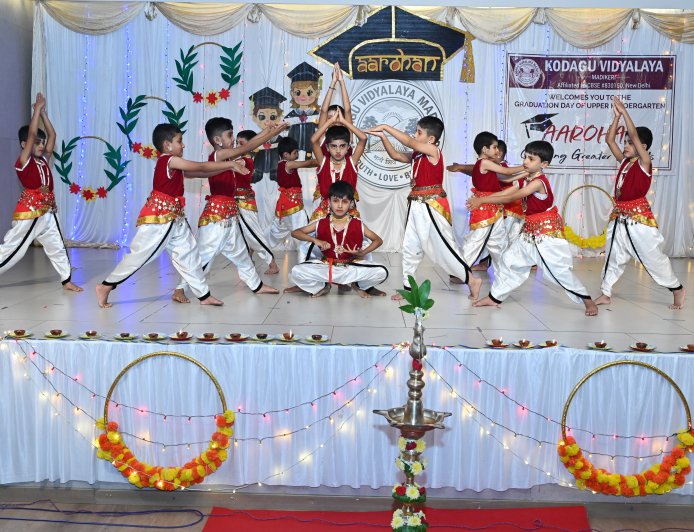 ಕೊಡಗು ವಿದ್ಯಾಲಯದಲ್ಲಿ ಬಾಲವಾಟಿಕ ಮಕ್ಕಳ “ಆರೋಹಣ ಸಮಾರಂಭ