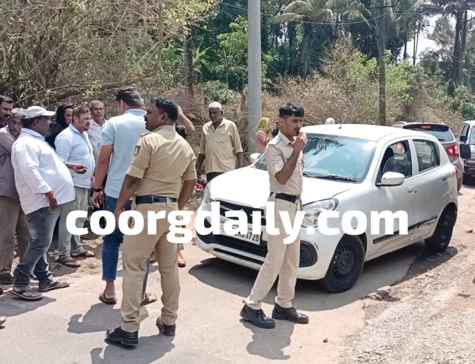 ನಾಪೋಕ್ಲು :ರಸ್ತೆ ಬದಿ ತೆರಳುತ್ತಿದ್ದ ಪಾದಾಚಾರಿ ತಾಯಿ-ಮಗಳಿಗೆ ಕಾರು ಡಿಕ್ಕಿ