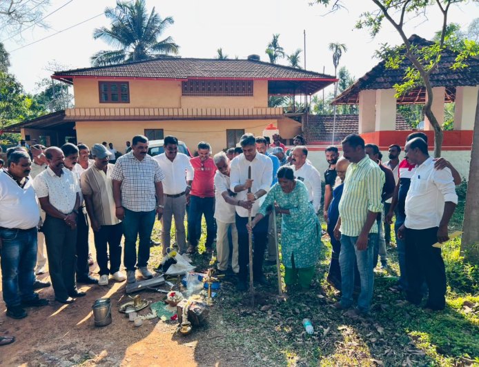 ಬಲ್ಯಮುಂಡೂರು ವ್ಯಾಪ್ತಿಯಲ್ಲಿ ನೂತನ ರಸ್ತೆ ಕಾಮಗಾರಿಗೆ ಶಾಸಕ ಎಎಸ್ ಪೊನ್ನಣ್ಣ ಚಾಲನೆ