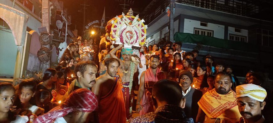 ವಿರಾಜಪೇಟೆ: ಶ್ರೀಮಲೆ ಮಹಾದೇಶ್ವರ ದೇವರ ವಾರ್ಷಿಕ ಉತ್ಸವ ಅಂಗವಾಗಿ ಮೆರವಣಿಗೆ