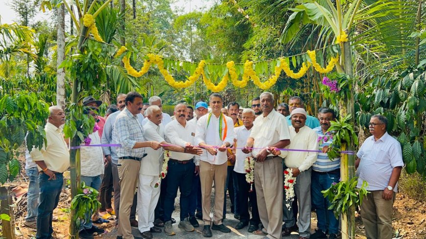ಹುದಿಕೇರಿಯಲ್ಲಿ ನೂತನ ಕಾಂಕ್ರೀಟ್ ರಸ್ತೆ ಉದ್ಘಾಟನೆ