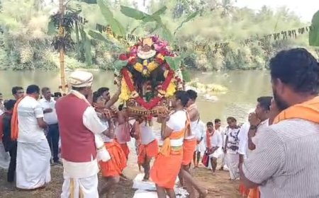 ಶ್ರದ್ಧಾ-ಭಕ್ತಿಯಿಂದ ನೆರವೇರಿದ ಕರಡಿಗೋಡು ಶ್ರೀ ಬಸವೇಶ್ವರ ದೇವರ ವಾರ್ಷಿಕೋತ್ಸವ