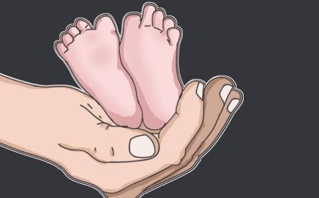 ಒಣಹಾಕಿದ್ದ ಬಟ್ಟೆ ತರಲು ಹೋದಾಗ ಬಕೆಟ್‌ಗೆ ಬಿದ್ದು ಮಗು ಸಾವು; ಶಾಕ್‌ಗೆ ಒಳಗಾಗಿ ತಾಯಿ ಆತ್ಮಹತ್ಯೆ