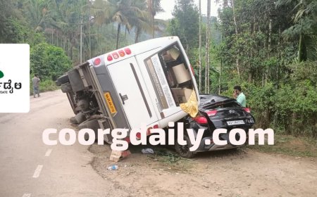 ಮರಗೋಡು:ಚಾಲಕನ ನಿಯಂತ್ರಣ ತಪ್ಪಿ ನಿಲ್ಲಿಸಿದ್ದ ಕಾರಿನ‌ ಮೇಲೆ ಬಿದ್ದ ಮಿನಿ ಬಸ್ಸ್