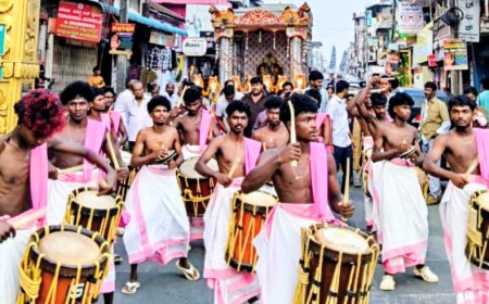 ಕುಶಾಲನಗರ : ವಾಸವಿ ಜಯಂತಿ ಅಂಗವಾಗಿ ಅದ್ದೂರಿ ಮೆರವಣಿಗೆ