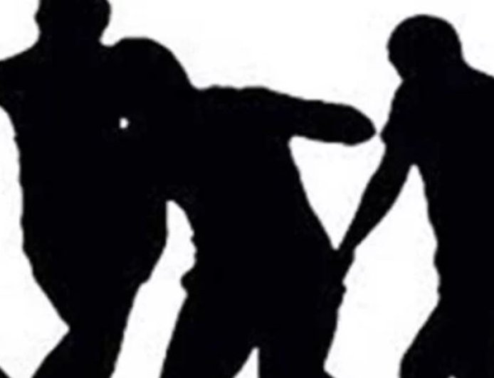 ಡ್ರಾಪ್ ನೀಡಿದ ಬೈಕ್ ಸವಾರನನ್ನೇ ಕುಡಿದ ಮತ್ತಿನಲ್ಲಿ ಚಾಕುವಿನಿಂದ ಹಲ್ಲೆ