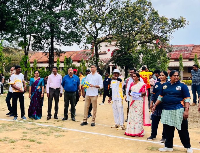 ಕ್ರೀಡೆ ಸೇರಿದಂತೆ ವಿವಿಧ ಕ್ಷೇತ್ರದಲ್ಲಿ ಸೋಲು-ಗೆಲುವನ್ನು ಸಮಾನವಾಗಿ ಸ್ವೀಕರಿಸಿ, ಮುನ್ನಡೆಯುವಂತಾಗಬೇಕು: ಶಾಸಕ ಎಎಸ್ ಪೊನ್ನಣ್ಣ