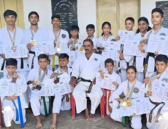 ಅಂತರಾಷ್ಟ್ರೀಯ ಕರಾಟೆಯಲ್ಲಿ ಕೊಡಗಿನ ವಿದ್ಯಾರ್ಥಿಗಳ ಸಾಧನೆ