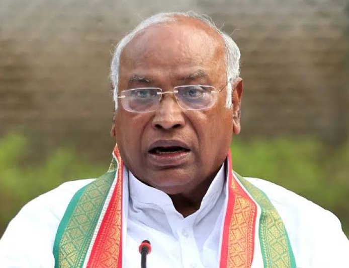 ಪೊನ್ನಂಪೇಟೆ; ಮಲ್ಲಿಕಾರ್ಜನ ಖರ್ಗೆ ವಿರುದ್ಧ ಪೋಸ್ಟ್ , ಮಹಿಳೆಯ ವಿಚಾರಣೆ