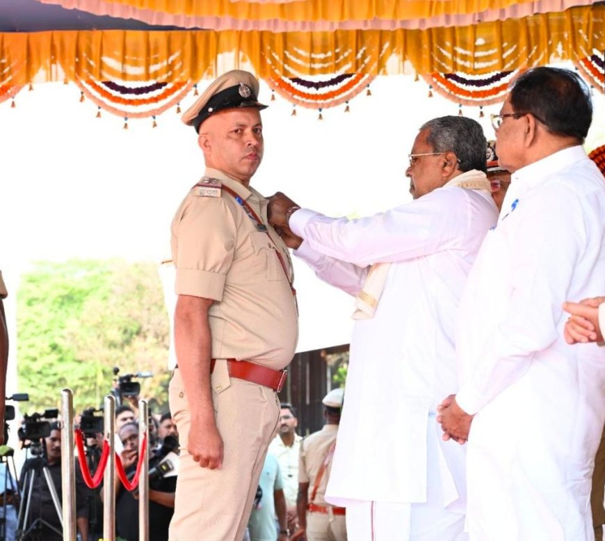 ಮುಖ್ಯಮಂತ್ರಿಗಳ ಪದಕ ಸ್ವೀಕರಿಸಿದ ಕುಪ್ಪೋಡಂಡ ಎ. ರಫೀಕ್