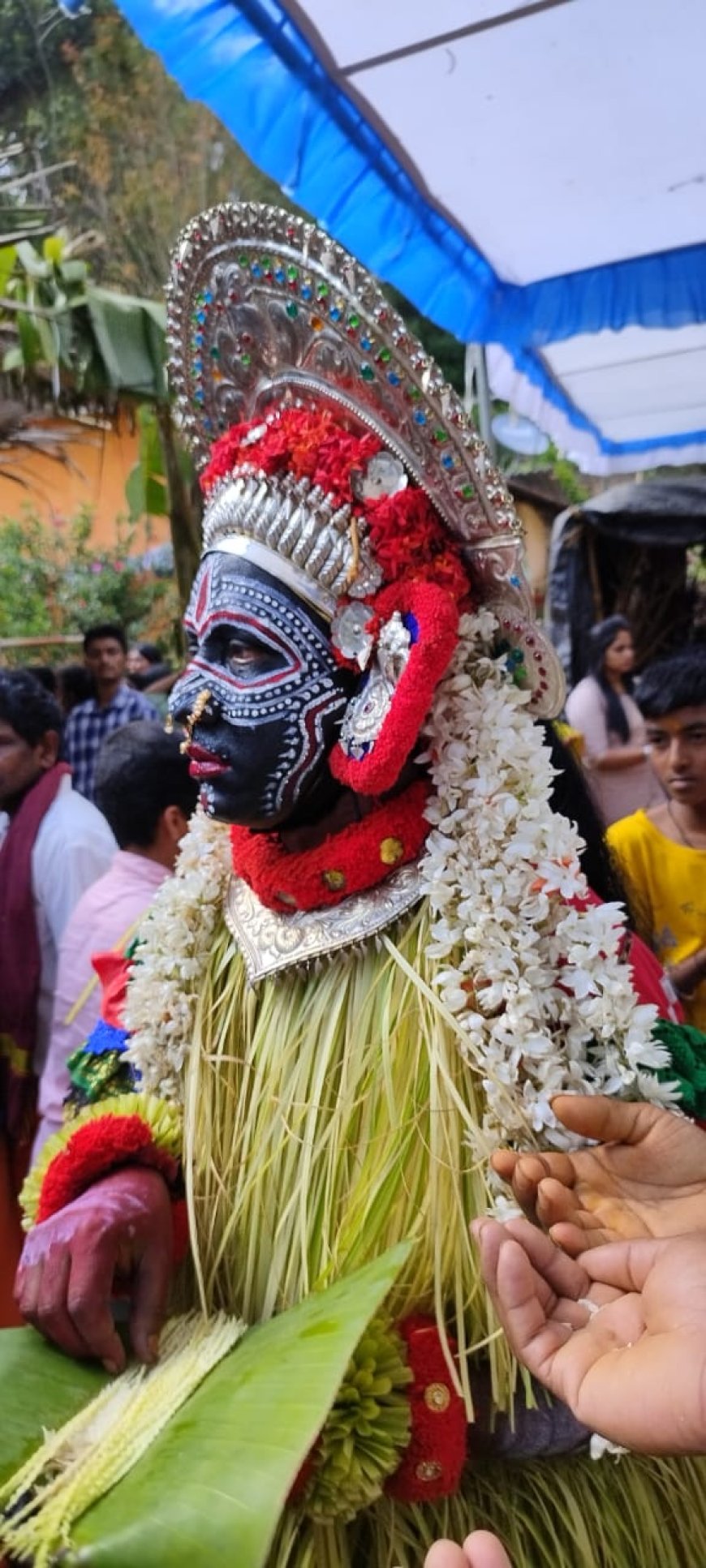 ಏಪ್ರಿಲ್ 15ರಿಂದ 17ರವರೆಗೆ ಕುಲ್ಲಚೆಟ್ಟಿ ಕುಟುಂಬಸ್ಥರು ಮೂರು ವರ್ಷಗಳೊಮ್ಮೆ ನಡೆಸುವ ಹರಿಸೇವೆ ಹಾಗೂ 101 ಕೋಲಗಳು