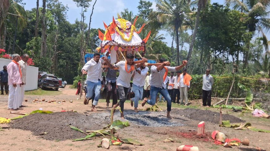 ಹೊಸಪಟ್ಟಣ; ಪೂಜೆ ವೇಳೆ ಹೆಜ್ಜೇನು ದಾಳಿ