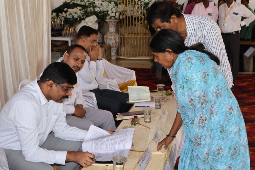 ಸೋಮವಾರಪೇಟೆಯಲ್ಲಿ ಪರಿಶಿಷ್ಟರ ಕುಂದುಕೊರತೆ ಸಭೆ; ಪರಿಶಿಷ್ಟರು ಸೇರಿದಂತೆ ಎಲ್ಲಾ ಜನರ ಶ್ರೇಯೋಭಿವೃದ್ಧಿಗೆ ಅಧಿಕಾರಿಗಳು ಇಚ್ಚಾಶಕ್ತಿಯಿಂದ ಕರ್ತವ್ಯ ನಿರ್ವಹಿಸಿ: ಸೋಮಶೇಖರ್