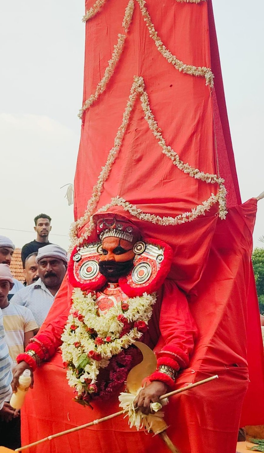 ಸಂಭ್ರಮದಿಂದ ಜರುಗಿದ ನರಿಯಂದಡ ಶ್ರೀಭಗವತಿ ವಿಷ್ಣುಮೂರ್ತಿ ಹಾಗೂ ಕ್ಷೇತ್ರಪಾಲ ದೇವಸ್ಥಾನದ ವಾರ್ಷಿಕ ಉತ್ಸವ