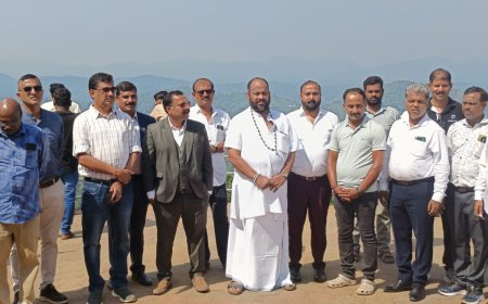 ರಾಜಾಸೀಟ್ ನಲ್ಲಿ ಕಂಗೊಳಿಸಿದ ಕೋವಿ ಮತ್ತು ಕೊಳಲು;  ಬಾಸುಮ ಕೊಡಗು ನಿದೇ೯ಶನದ ಹೊಸ ಚಿತ್ರಕ್ಕೆ ಮುಹೂತ೯ ನೆರವೇರಿಸಿದ ಆಯ೯ವಧ೯ನ್ ಗುರೂಜಿ