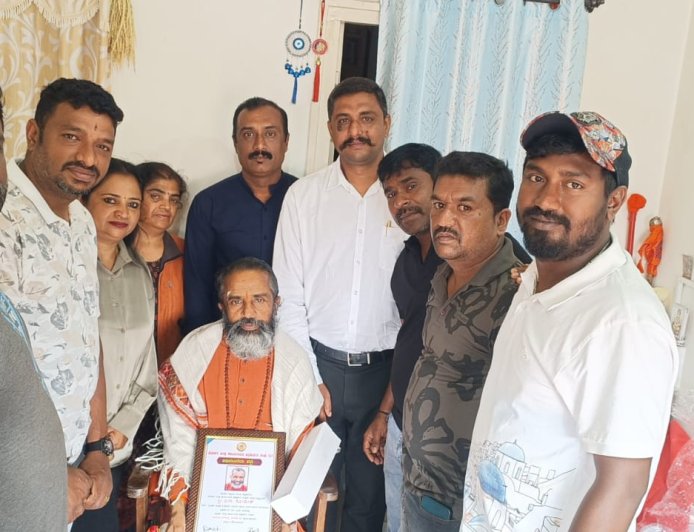 ಕೊಡಗು ಜಿಲ್ಲಾ ಕಾರ್ಯನಿರತ ಪತ್ರಕರ್ತರ ಸಂಘದ ವತಿಯಿಂದ ಮನೆಯಂಗಳದಲ್ಲಿ ಮನದುಂಬಿ ಕಾರ್ಯಕ್ರಮ; ಚಿ.ನಾ.ಸೋಮೇಶ್  ಅವರಿಗೆ ಸನ್ಮಾನ