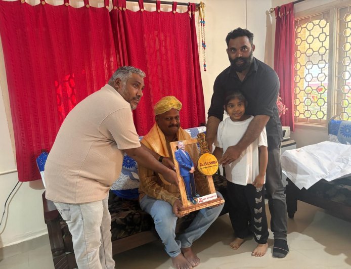 ಜನ ಸ್ನೇಹಿ ಪೊಲೀಸ್ ಅಧಿಕಾರಿ ಪಿ.ಕೆ ರಾಜು ವರ್ಗಾವಣೆ;ಕೊಡಗು ಬ್ಲಡ್ ಡೋನರ್ಸ್ ನಿಂದ ಬೀಳ್ಕೊಡುಗೆ