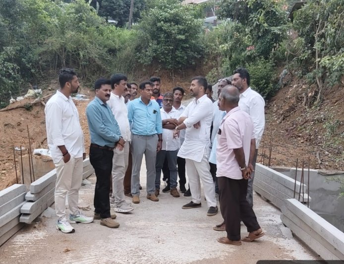 ಡಾ ಮಂತರ್ ಗೌಡ ರವರಿಂದ ಸೇತುವೆ ಕಾಮಗಾರಿ ವೀಕ್ಷಣೆ