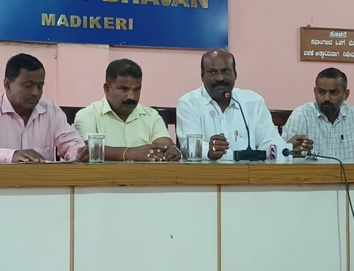 ಮೇ 22ರಂದು ಎಸ್.ಎಸ್.ಎಲ್.ಸಿಯಲ್ಲಿ ಶೇಕಡಾ 100ರಷ್ಟು ಫಲಿತಾಂಶ ಪಡೆದ ಪ್ರೌಢಶಾಲೆಗಳಿಗೆ ಸಾಧನಸಿರಿ ಪ್ರಶಸ್ತಿ ಪ್ರದಾನ
