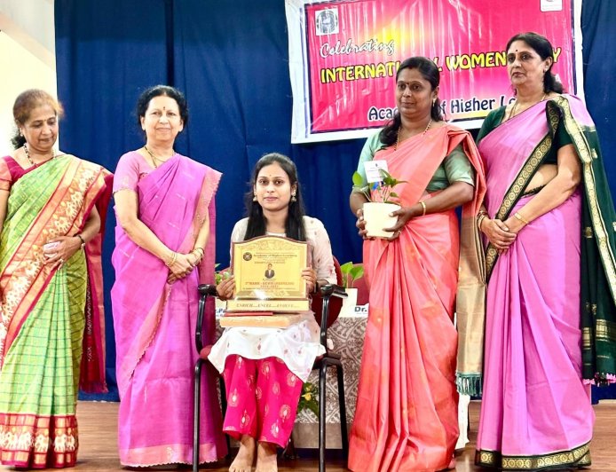 ದೀಕ್ಷಾಳಿಗೆ ಬಿ.ಕಾಂ.ನಲ್ಲಿ 3 ನೇ   ರ‍್ಯಾಂಕ್