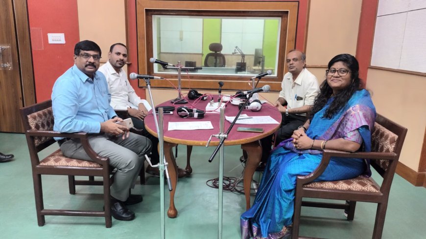ಹಲೋ ಆಕಾಶವಾಣಿ ‘ಬೆಳಕ ಹುಡುಕುತ್ತಾ’ ನೇರಪೋನ್ ಇನ್ ಕಾರ್ಯಕ್ರಮ ಜಿಲ್ಲಾಧಿಕಾರಿ ಸೋಮಶೇಖರ್ ಭಾಗಿ; ಸಾರ್ವಜನಿಕರಿಂದ ಉತ್ತಮ ಸ್ಪಂದನೆ