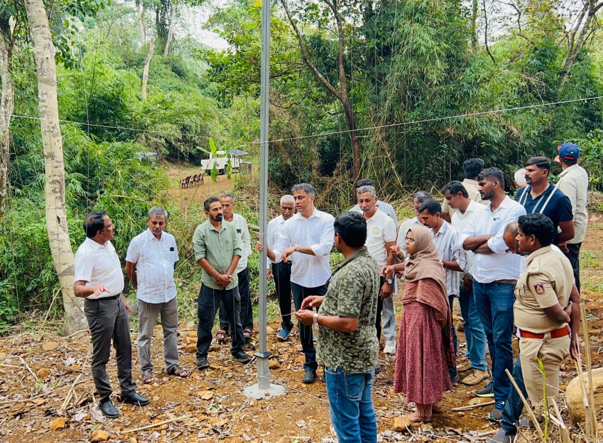 ಆನೆ ಹಾವಳಿ ತಡೆಗಟ್ಟಲು  28ಲಕ್ಷ ವೆಚ್ಚದಲ್ಲಿ ಹ್ಯಾಂಗಿಂಗ್ ಸೋಲಾರ್ ಪೆನ್ಸಿಂಗ್ ಕಾಮಗಾರಿಗೆ ಶಾಸಕ‌‌ ಎಎಸ್ ಪೊನ್ನಣ್ಣ ಚಾಲನೆ