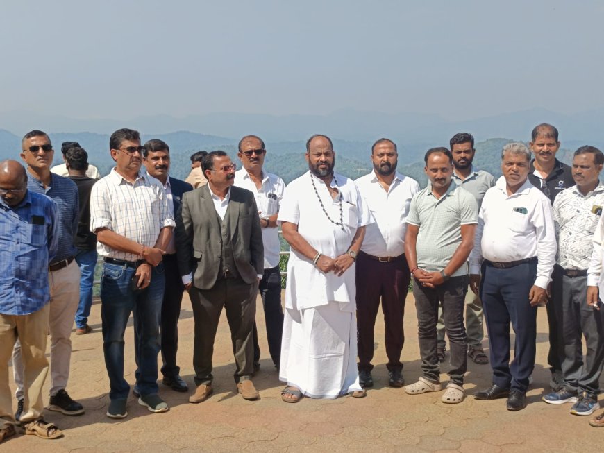 ರಾಜಾಸೀಟ್ ನಲ್ಲಿ ಕಂಗೊಳಿಸಿದ ಕೋವಿ ಮತ್ತು ಕೊಳಲು;  ಬಾಸುಮ ಕೊಡಗು ನಿದೇ೯ಶನದ ಹೊಸ ಚಿತ್ರಕ್ಕೆ ಮುಹೂತ೯ ನೆರವೇರಿಸಿದ ಆಯ೯ವಧ೯ನ್ ಗುರೂಜಿ