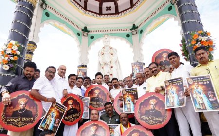 ನಾಲ್ವಡಿ ಕೃಷ್ಣರಾಜ ಒಡೆಯರ್ ಜಯಂತಿ ಅಂಗವಾಗಿ ಸೇವಾ ಕಾರ್ಯಕ್ರಮಗಳಿಗೆ ಚಾಲನೆ ನೀಡಿದ ಯದುವೀರ್ ಒಡೆಯರ್;  ಚಾಮುಂಡಿಬೆಟ್ಟದಲ್ಲಿ ವಿಶೇಷ ಪೂಜೆ, ಕೆ.ಆರ್. ವೃತ್ತದಲ್ಲಿ ಪುಷ್ಪಾರ್ಚನೆ, 40ಕ್ಕೂ ಹೆಚ್ಚು ಕೇಂದ್ರಗಳಲ್ಲಿ ಅನ್ನಸಂತರ್ಪಣೆ